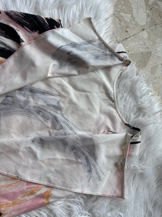 Blusa con espalda abierta y estampado