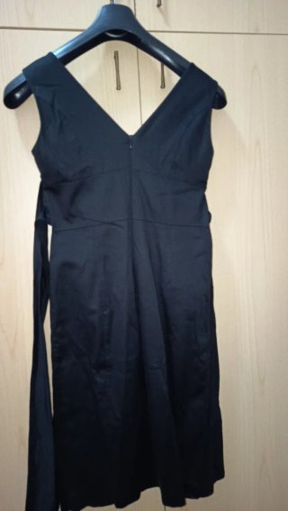 Tubino nero con dettagli