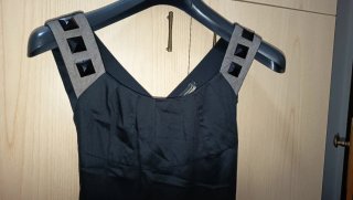 Tubino nero con dettagli