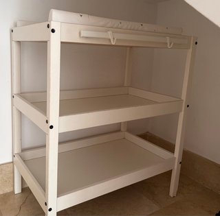 Cambiador de bebé blanco