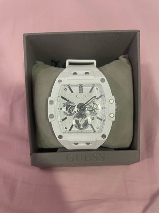 Reloj Guess Dorado y Blanco Precio!! Negociable