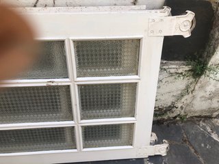 3 puertas de madera pintadas y acristalada