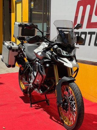 Voge 900 DSX