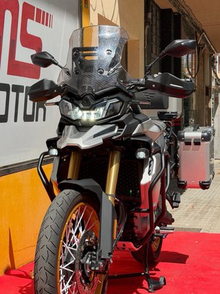 Voge 900 DSX