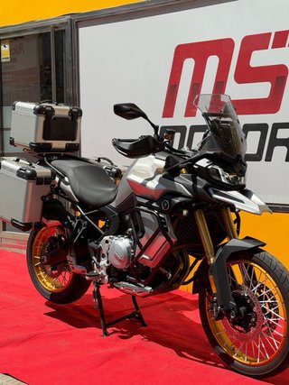 Voge 900 DSX