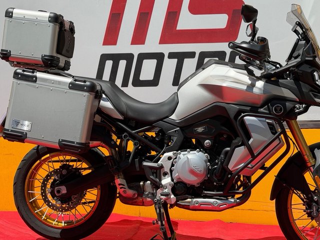 Voge 900 DSX