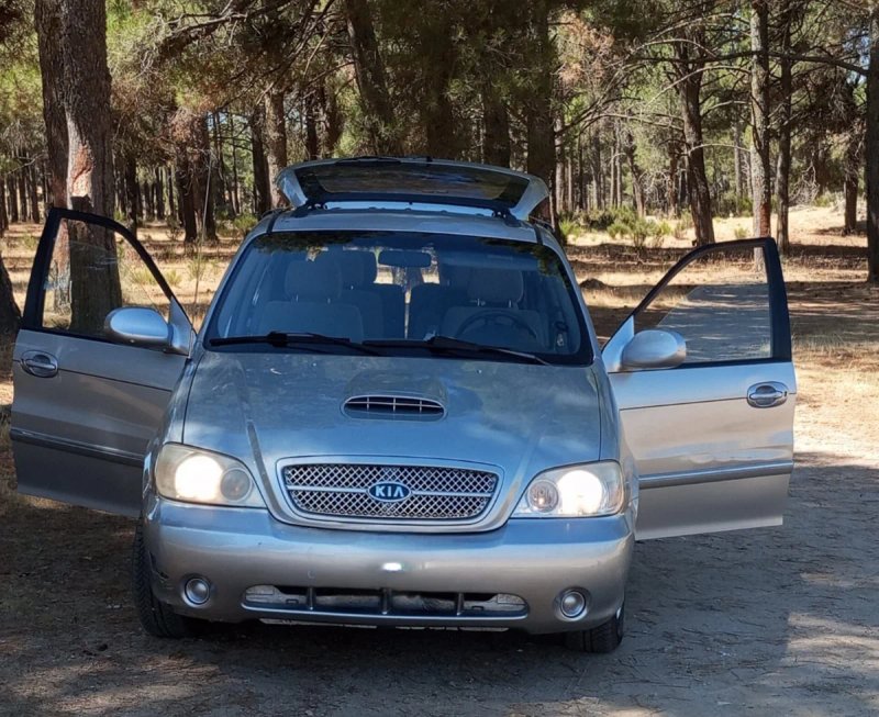 KIA Carnival 2005 - foto 1