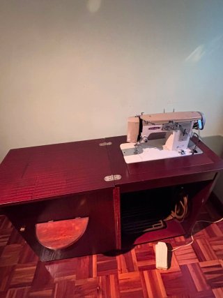 Máquina de coser ULTRA