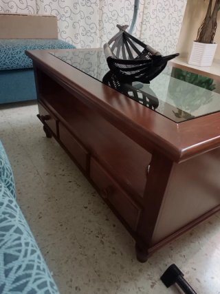 Mesa de3r madera y cristal