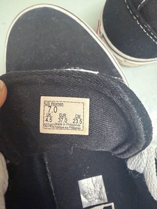Zapatillas Vans Negras y Blancas