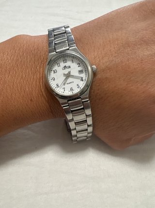 Reloj Lotus plateado para niña