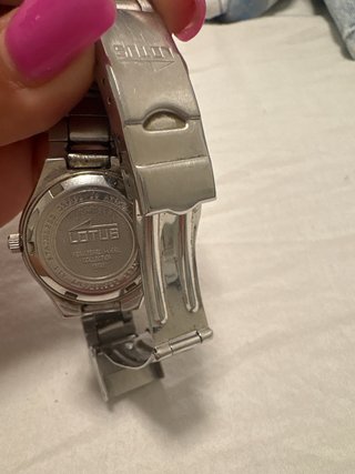 Reloj Lotus plateado para niña