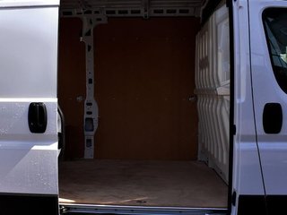 Peugeot Boxer 2.2 BlueHDI 140CV VAN L2H2