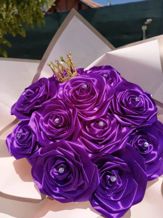 Ramo Rosas Artesanales Moradas Corona
