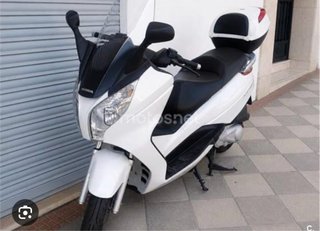 Honda SW-T125 Swing Maxi Scooter Blanca
