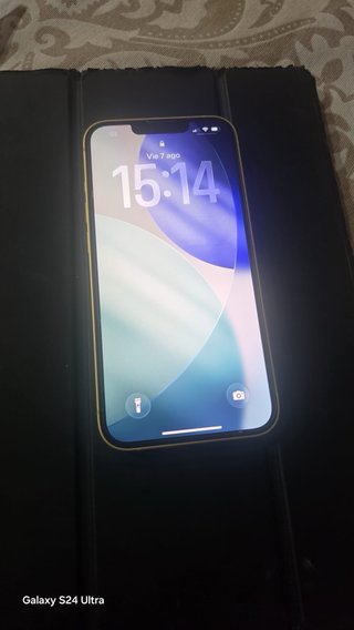 iPhone 14 Amarillo