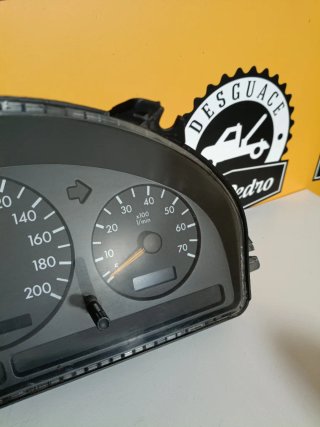 Cuadro de instrumentos Mercedes A1635400947