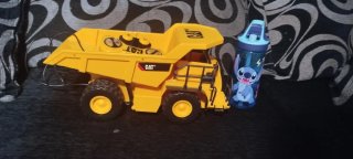 Camión Juguete CAT con Mando