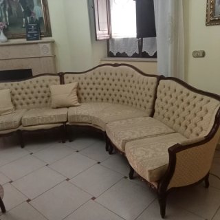 Divano angolare barocco beige e marrone