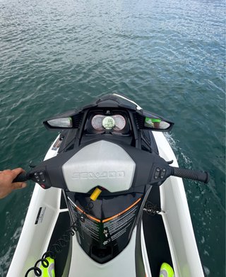 Moto de agua Seaado 215wake pro