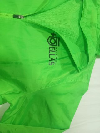 Chubasquero Joma Verde Fosforito de Futbolellas