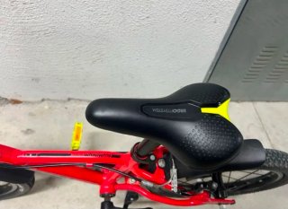 Bicicleta infantil BTWIN roja