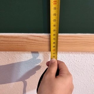 Pizarra verde con marco de madera, nueva.