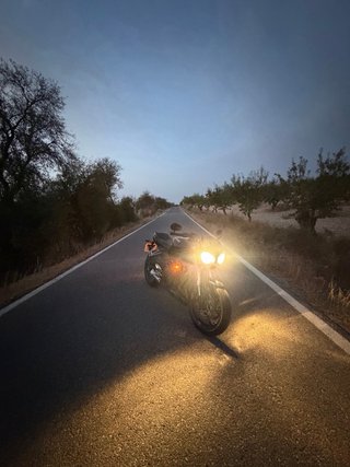 Moto Naked Negra