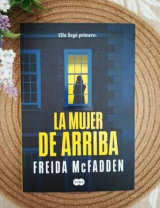 Lote/ Pack 2 libros de Freida McFadden impecables
