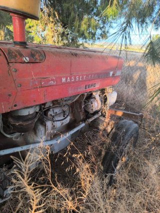 Tractor Ebro Massey Ferguson Rojo