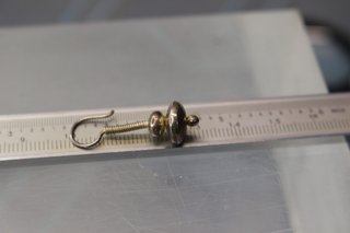 2. Pendientes de anzuelo plata. Sin firma ni contraste.