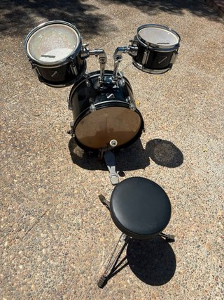 Millenium Batería Bombo + caja Cascos insonoros