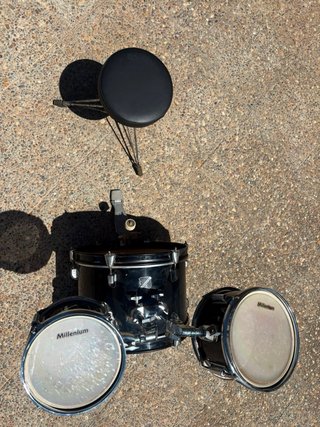 Millenium Batería Bombo + caja Cascos insonoros