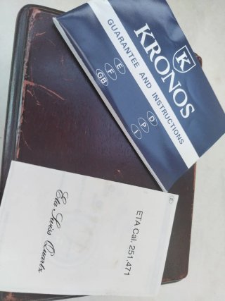 Reloj Kronos Cronógrafo Negro y Plateado