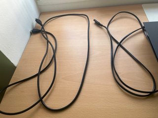 PS4 1TB + Mando + Cables