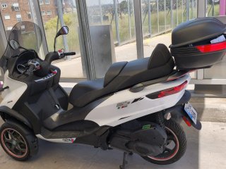 Piaggio MP3 300 Triciclo