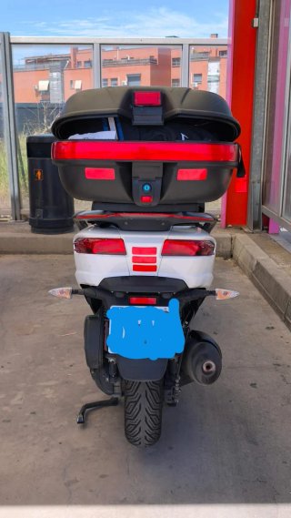Piaggio MP3 300 Triciclo