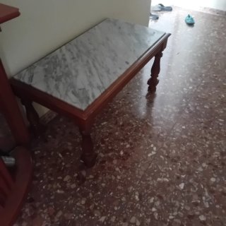 Tavolo da centro in marmo e legno