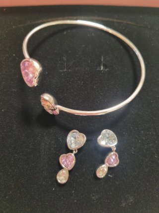 Orecchini pendenti cuoricini rosa e argento