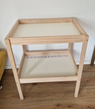 Cambiador de bebé de madera