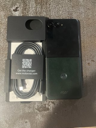 Motorola Razr Ultra 2025 Alcantara