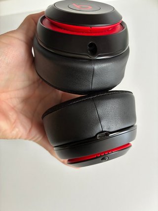 Beats Studio3 Wireless Nero/Rosso Ed. Limitata