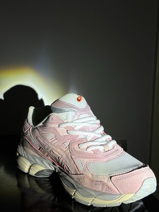 Zapatillas Asics rosas y blancas