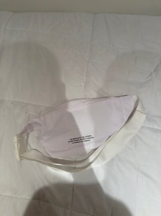 Riñonera Adidas rosa y blanca