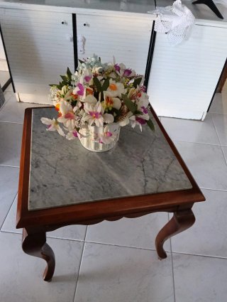 Mesa auxiliar madera y mármol