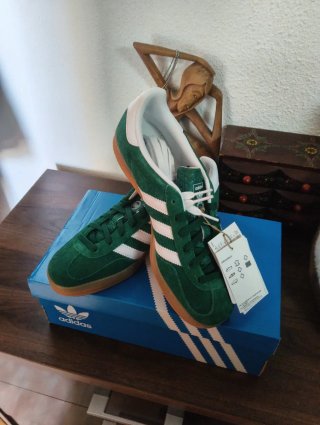 Zapatillas Adidas Verdes y Blancas