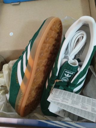 Zapatillas Adidas Verdes y Blancas