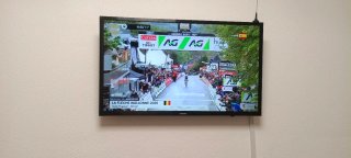TV Samsung Smart TV Negra 32 pulgadas
