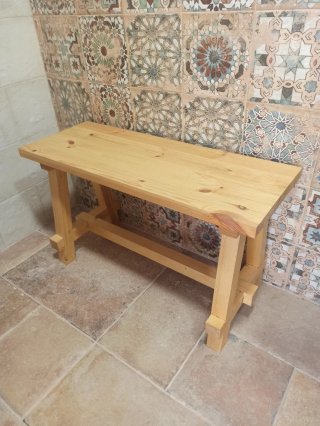 Banco rústico de madera