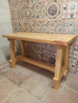 Banco rústico de madera